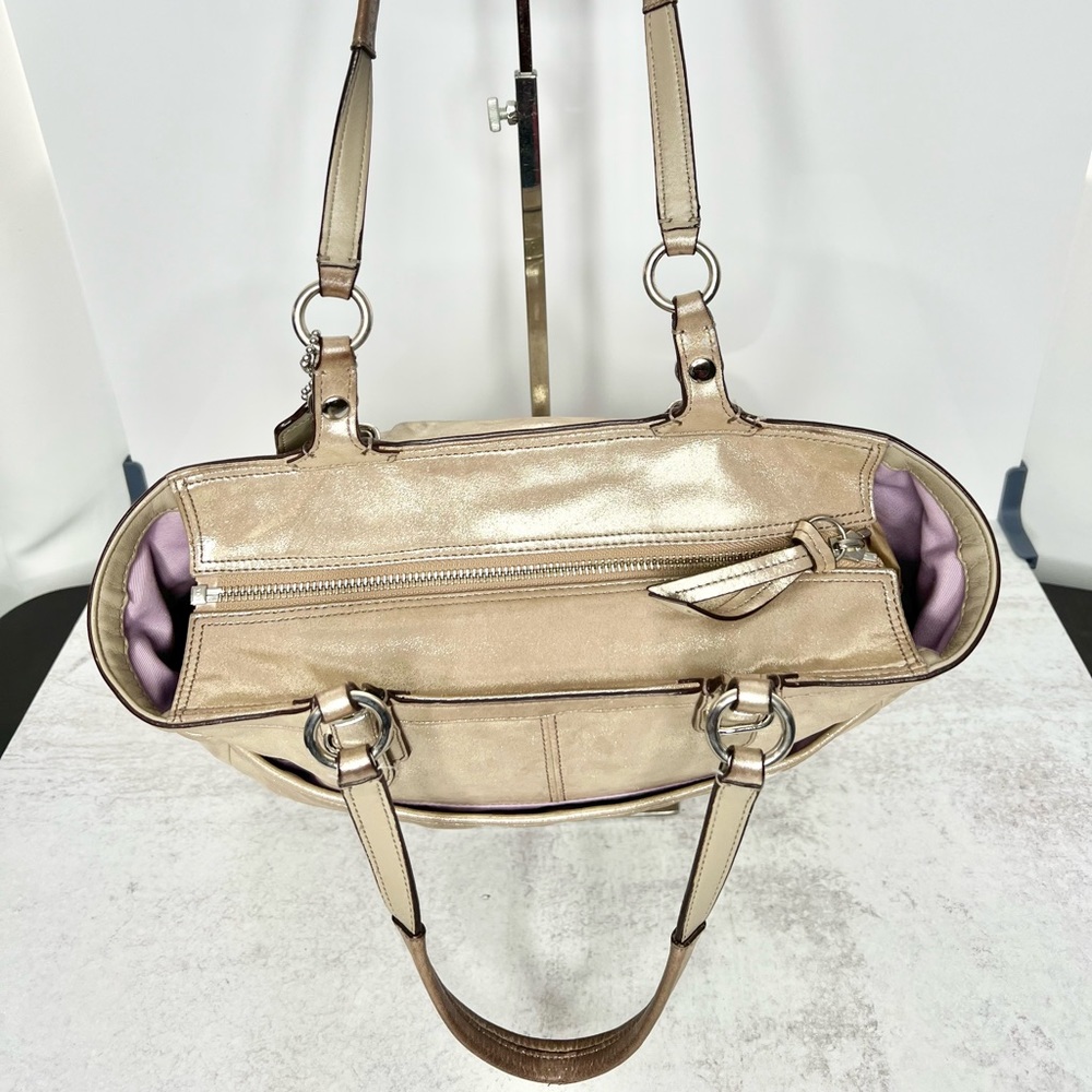 COACH F16565 METALLIC CHAMPAGNE GOLD GALLERY TOTE SHOULDER BAG LARGE CARRYALL - Picture 10 of 14